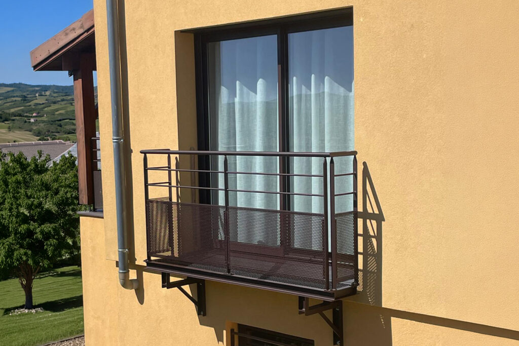 Balcon métallique sur mesure réalisé par RCT Farges dans l'Ouest lyonnais.
